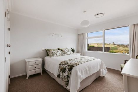 Photo of property in 98 Waikite Road, Welcome Bay, Tauranga, 3175