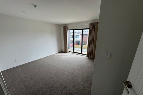 Photo of property in 14 Medallion Drive, Oteha, Auckland, 0632