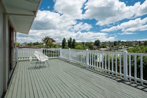 Photo of property in 15 Lorna Place, Brookfield, Tauranga, 3110