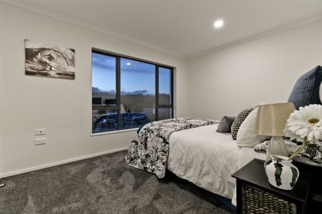 Photo of property in 6 Barrique Road, Kumeu, 0810
