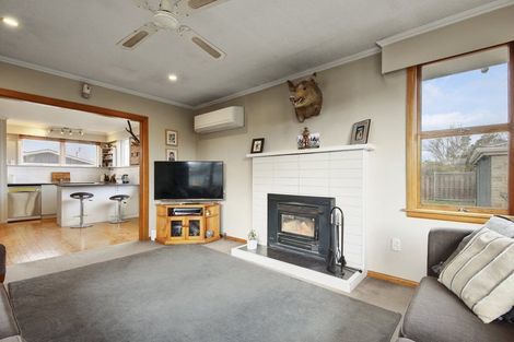 Photo of property in 35 Geddis Street, Rangiora, 7400