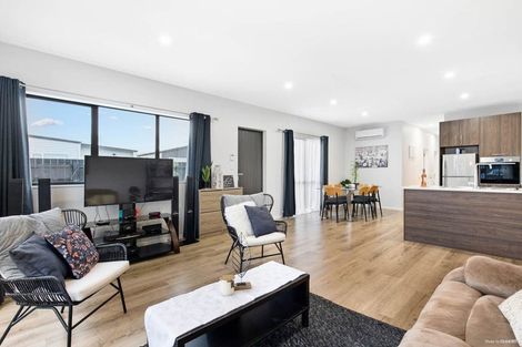 Photo of property in 2 Beardmore Lane, Papakura, 2110