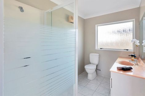 Photo of property in 2 San Marino Drive, Henderson, Auckland, 0612