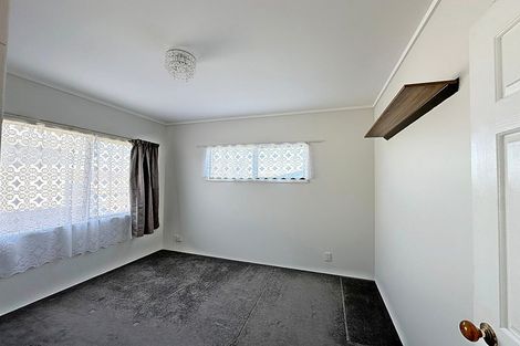 Photo of property in 16 Nerissa Place, Randwick Park, Auckland, 2105