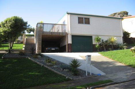 Photo of property in 1 The Spinney, Titahi Bay, Porirua, 5022