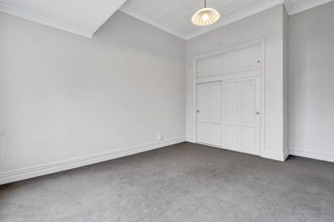 Photo of property in 35 Belt Road, Moturoa, New Plymouth, 4310