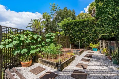 Photo of property in 23a Aberdeen Road, Castor Bay, Auckland, 0620