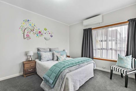 Photo of property in 32 Lewis Road, Pakuranga, Auckland, 2010