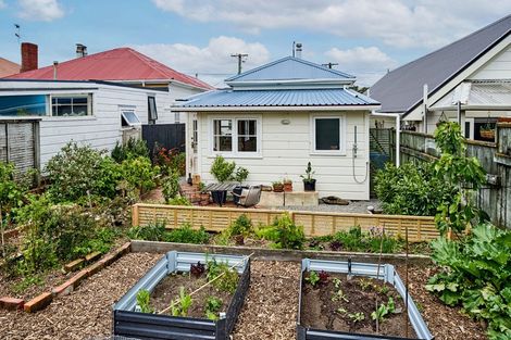 Photo of property in 21 Beach Street, Petone, Lower Hutt, 5012