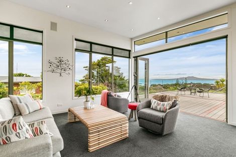 Photo of property in 85 Aberdeen Road, Castor Bay, Auckland, 0620