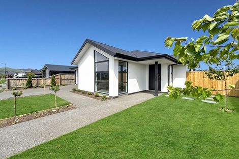 Photo of property in 28 Blue Jacket Drive, Halswell, Christchurch, 8025