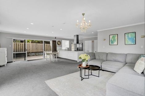 Photo of property in 14 Heaphy Road, Opunake, 4616