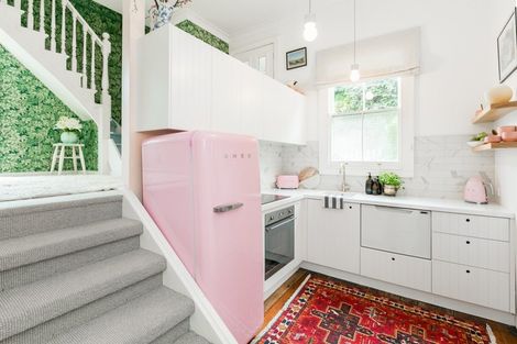 Photo of property in 8 Burke Street, Hospital Hill, Napier, 4110