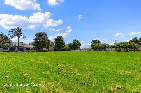Photo of property in 1 Neta Grove, Henderson, Auckland, 0612