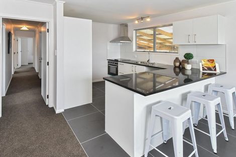 Photo of property in 3 Crispian Place, Weymouth, Auckland, 2103