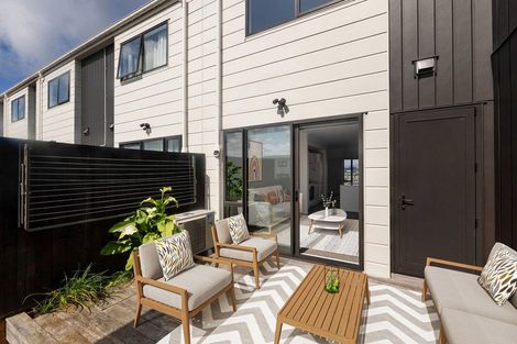 Photo of property in 4/1 Scott Road, Hobsonville, Auckland, 0616