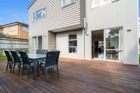 Photo of property in 1 Melmore Place, Pinehill, Auckland, 0632