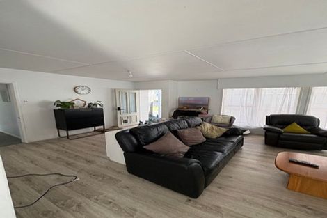 Photo of property in 1/144a Mcleod Road, Te Atatu South, Auckland, 0610