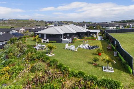Photo of property in 19 Wairere Rise, Omokoroa, 3114