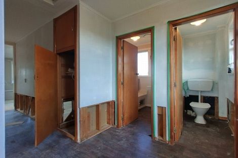 Photo of property in 33 Castor Crescent, Cannons Creek, Porirua, 5024