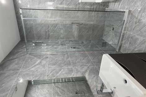 Photo of property in 85c Lake Panorama Drive, Henderson Valley, Auckland, 0614