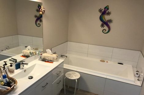 Photo of property in 3 Hatfield Place, Avonhead, Christchurch, 8042