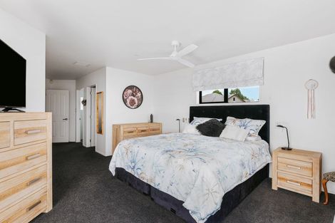 Photo of property in 24 Waterview Terrace, Omokoroa, 3114