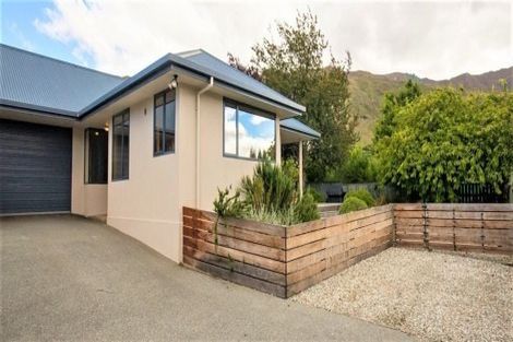 Photo of property in 115a Meadowstone Drive, Wanaka, 9305