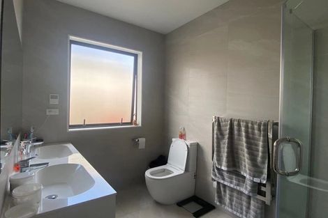 Photo of property in 12 Mamuku Drive, Massey, Auckland, 0614