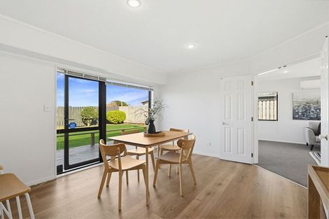 Photo of property in 23 Brookesmith Drive, Waiuku, 2123