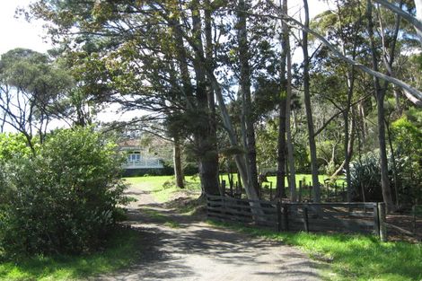 Photo of property in 128 Bethells Road, Waitakere, Henderson, 0781