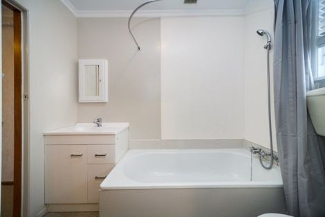 Photo of property in 4/93 Ruahine Street, Roslyn, Palmerston North, 4414