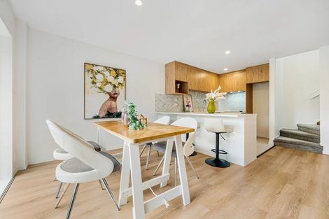 Photo of property in 2/17 Auburn Street, Grafton, Auckland, 1023