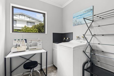 Photo of property in 9a Tamati Place, Merrilands, New Plymouth, 4312