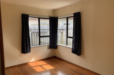 Photo of property in 9 Ward Crescent, Te Atatu Peninsula, Auckland, 0610