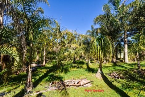 Photo of property in 450 Waitakere Road, Taupaki, Henderson, 0782