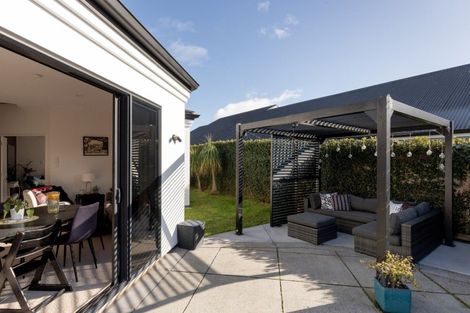 Photo of property in 5 Piha Close, Papamoa Beach, Papamoa, 3118