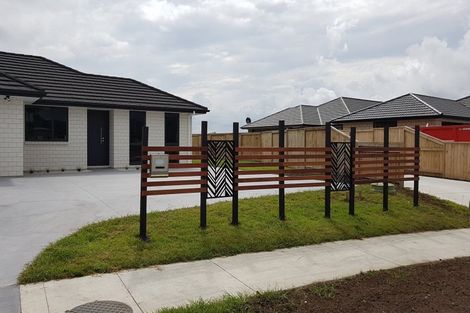 Photo of property in 28 Powhaitere Road, One Tree Point, 0118