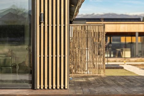 Photo of property in 32 Riley Street, Lake Hawea, 9382