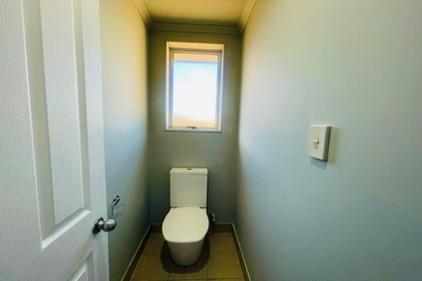 Photo of property in 20 Castlefinn Drive, Weymouth, Auckland, 2103