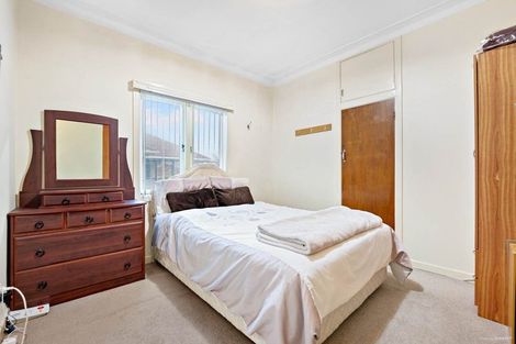 Photo of property in 42 Ranfurly Road, Papatoetoe, Auckland, 2104