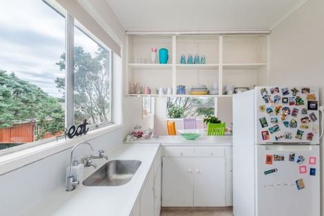 Photo of property in 10 Konini Crescent, Waikanae Beach, Waikanae, 5036