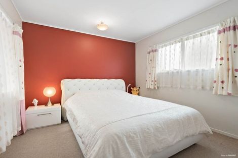 Photo of property in 66a Parrs Cross Road, Henderson, Auckland, 0612