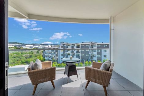 Photo of property in Apollo Apartments, 201/46 Rosedale Road, Rosedale, Auckland, 0632