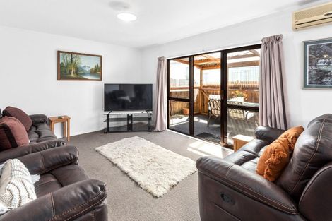 Photo of property in 11 Third Avenue, Avenues, Whangarei, 0110