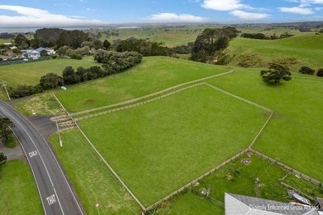 Photo of property in 2586 Awhitu Road, Awhitu, 2684