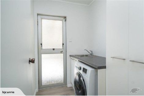 Photo of property in 2 Avon Close, Richmond Heights, Taupo, 3330