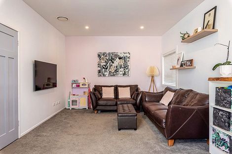 Photo of property in 37 Methuen Road, Avondale, Auckland, 0600