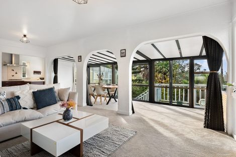 Photo of property in 16 Limmer Place, Browns Bay, Auckland, 0632