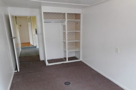 Photo of property in 2 Waimana Road, Conifer Grove, Takanini, 2112